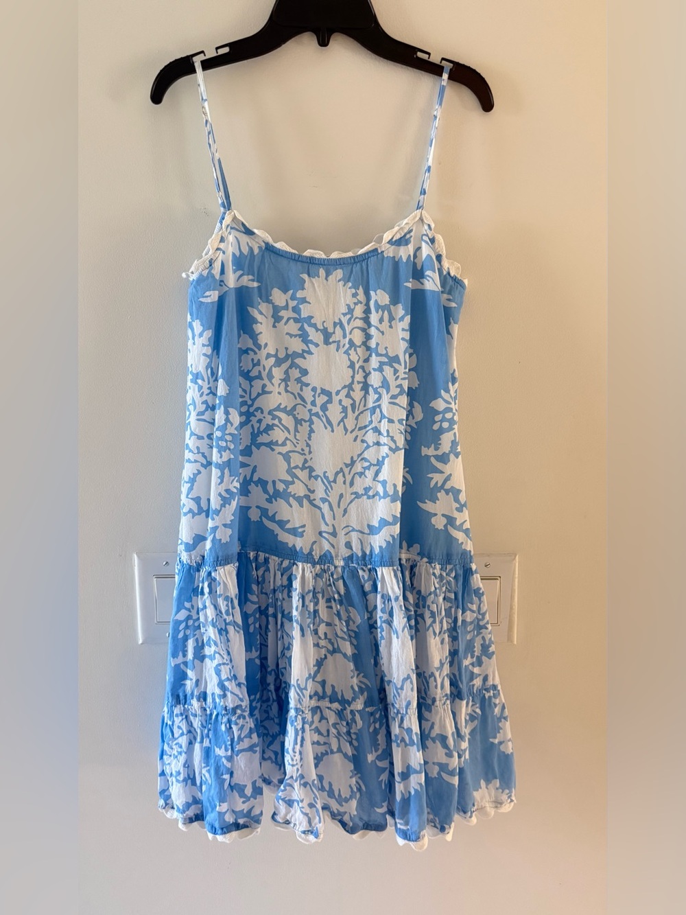 Juliet Dunn Blue and White Floral Summer Mini Dress 4